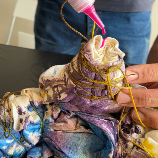 Art studio - dyeing a cotton product - t-shirt, scarf, bandana from Makaroon Art studio - dyeing a cotton product - t-shirt, scarf, bandana from Makaroon