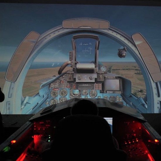 Авиосимулатор - забавление от ново измерение от Makaroon