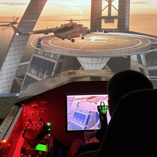 Усетете тръпката от пилотирането с авиосимулатор на хеликоптер от Makaroon Усетете тръпката от пилотирането с авиосимулатор на хеликоптер от Makaroon