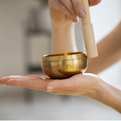 Звукова терапия с тибетски купи и камертони за баланс на тялото, ума и духа в Стара Загора