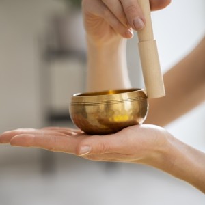 Звукова терапия с тибетски купи и камертони за баланс на тялото, ума и духа в Стара Загора