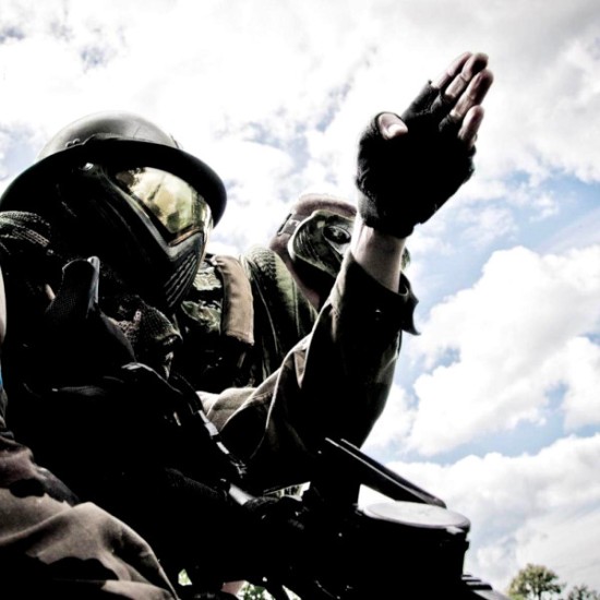 Организирайте една щура надпревара с Пейнтбол за група от 8 човека от Makaroon