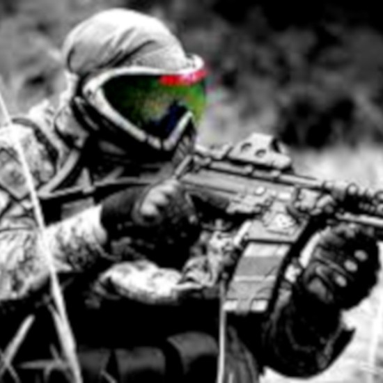 Организирайте една щура надпревара с Пейнтбол за група от 8 човека от Makaroon