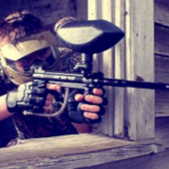 Организирайте една щура надпревара с Пейнтбол за група от 8 човека от Makaroon