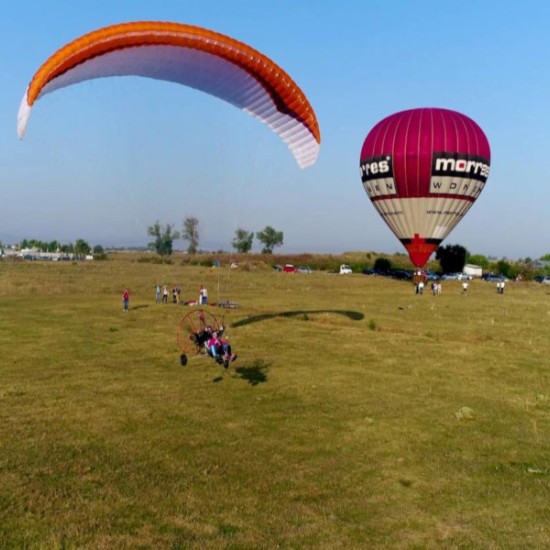 Полет с тандемен моторен парапланер + заснемане с HD от Makaroon