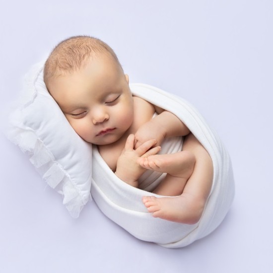 Запечатайте най-милите моменти с Фотосесия за новородени в гр. Стара Загора от Makaroon