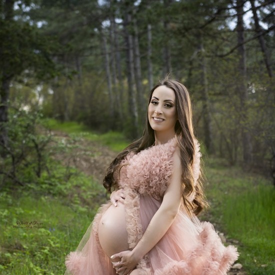 Запечатайте моменти от Вашите 9 месеца с Фотосесия за бременни в гр. Стара Загора от Makaroon