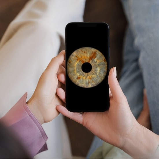 Превърнете вашите очи в уникална картина с ирисова фотография  в София от Makaroon