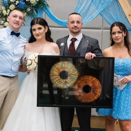 Превърнете вашите очи в уникална картина с ирисова фотография  в София от Makaroon