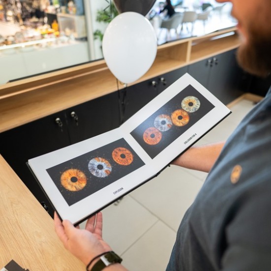 Превърнете вашите очи в уникална картина с ирисова фотография  в София от Makaroon