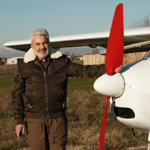 Урок по пилотиране на двуместен самолет в района на Пловдив