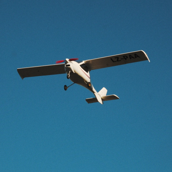 Урок по пилотиране на двуместен самолет в района на Пловдив от Makaroon