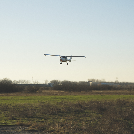 Урок по пилотиране на двуместен самолет в района на Пловдив от Makaroon