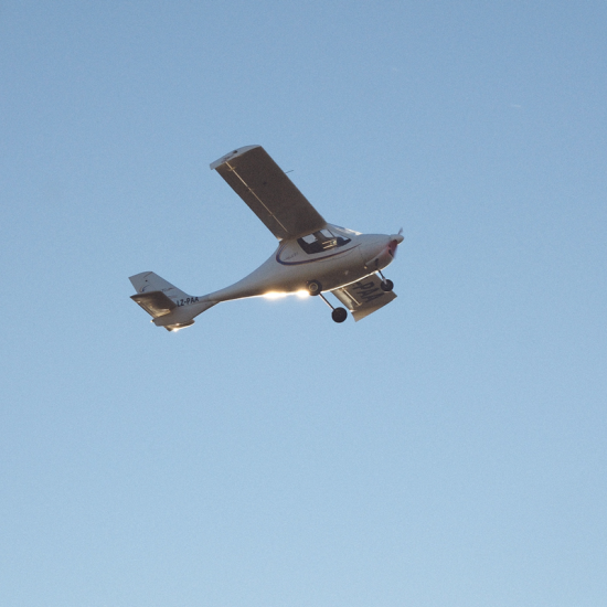 Урок по пилотиране на двуместен самолет в района на Пловдив от Makaroon