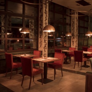 Вечеря за двама в дните от неделя до четвъртък в ресторант Край Реката, гр. Ловеч 