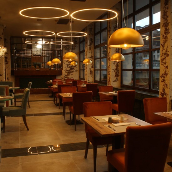 Впуснете се в едно кулинарно пътешествие с Вечеря за двама в ресторант Край Реката, гр. Ловеч от Makaroon