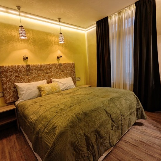 Подарете си едно романтично преживяване за двама с две нощувки със закуска, вечеря и украса в хотел „Покрит мост“, гр. Ловеч от Makaroon