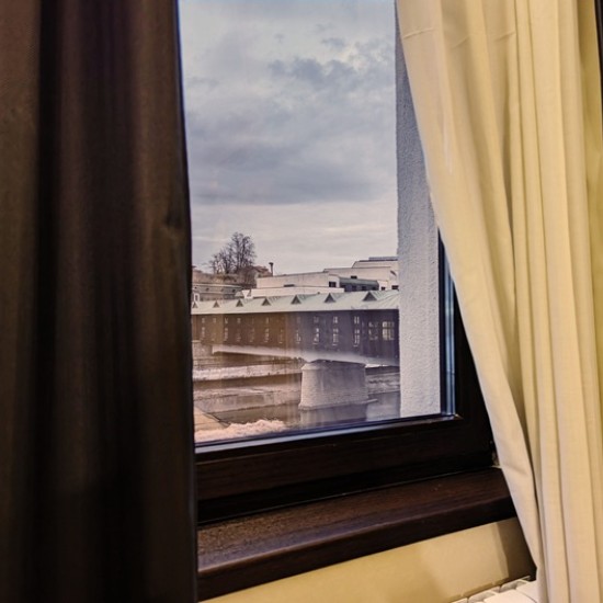 Подарете си едно романтично преживяване за двама с две нощувки със закуска, вечеря и украса в хотел „Покрит мост“, гр. Ловеч от Makaroon