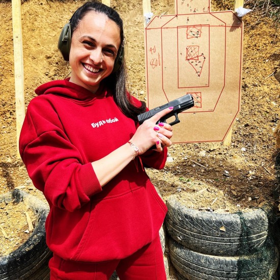 Частен урок по стрелба за един човек в София от Макароон