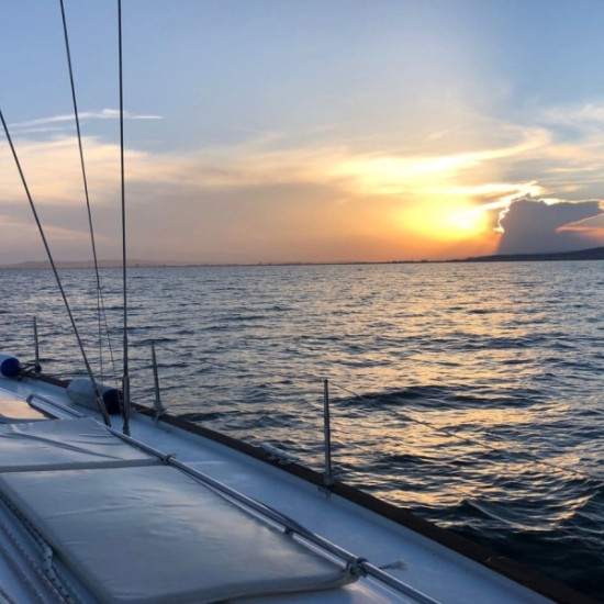 Наем на луксозна яхта в Несебър - разнообрази почивката на море от Makaroon