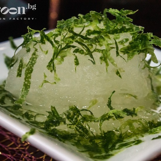 Седемстепенно меню за двама в Question Mark Bar and Grill – стил и съвършенство в кулинарията от Макароон