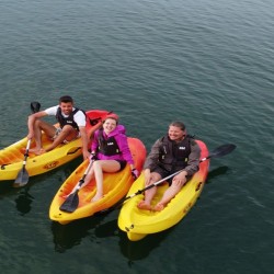 Едноместен каяк на язовир Искър за търсачите на приключения