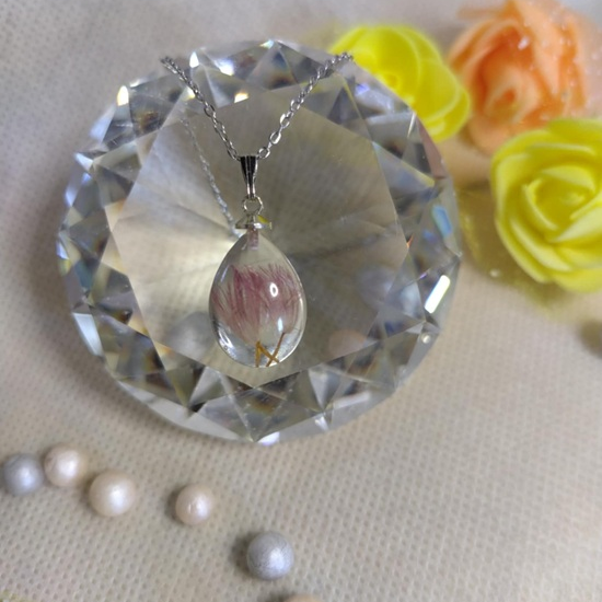 Усетете магията на творческата атмосфера с Работилница за изработка на бижута от епоксидна смола в Банкя от Makaroon