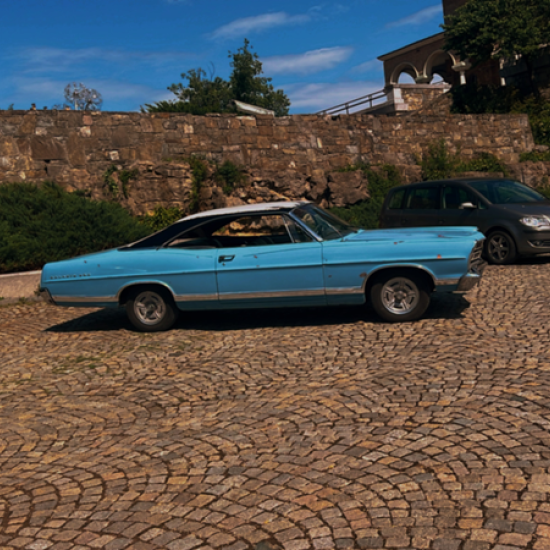 Разходка с ретро автомобил и пикник във Велико Търново от Makaroon