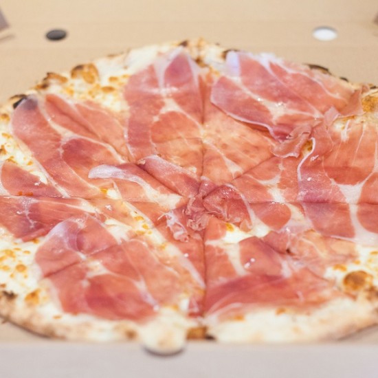 Пица меню по избор за двама при Шеф Лео Бианки от Макароон Пица меню по избор за двама при Шеф Лео Бианки от Макароон