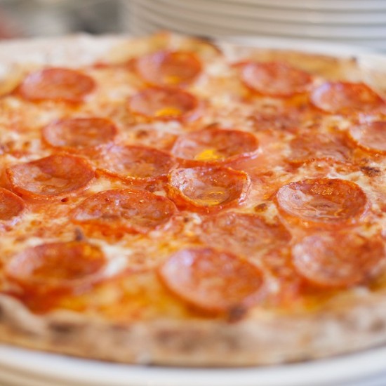 Пица меню по избор за двама при Шеф Лео Бианки от Макароон Пица меню по избор за двама при Шеф Лео Бианки от Макароон