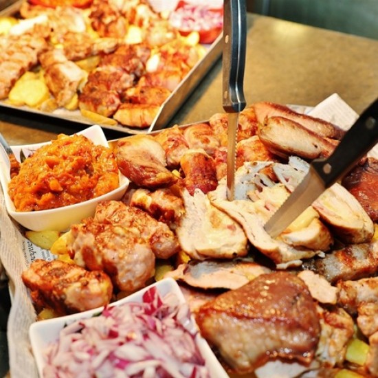 Опитайте автентична балканска кухня и специалното лоплато в сръбски ресторант Стефанович от Makaroon Опитайте автентична балканска кухня и специалното лоплато в сръбски ресторант Стефанович от Makaroon