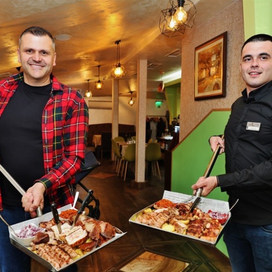 Опитайте автентична балканска кухня и специалното лоплато в сръбски ресторант Стефанович от Makaroon Опитайте автентична балканска кухня и специалното лоплато в сръбски ресторант Стефанович от Makaroon