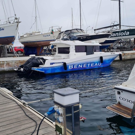 Наем на лодка край Созопол за частно парти от Makaroon
