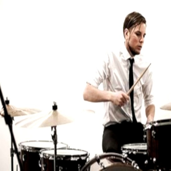 Стани рок звезда с уроци по барабани: Пакет от два урока от Makaroon Стани рок звезда с уроци по барабани: Пакет от два урока от Makaroon