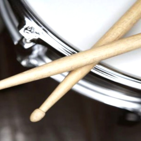 Стани рок звезда с уроци по барабани: Пакет от два урока от Makaroon Стани рок звезда с уроци по барабани: Пакет от два урока от Makaroon