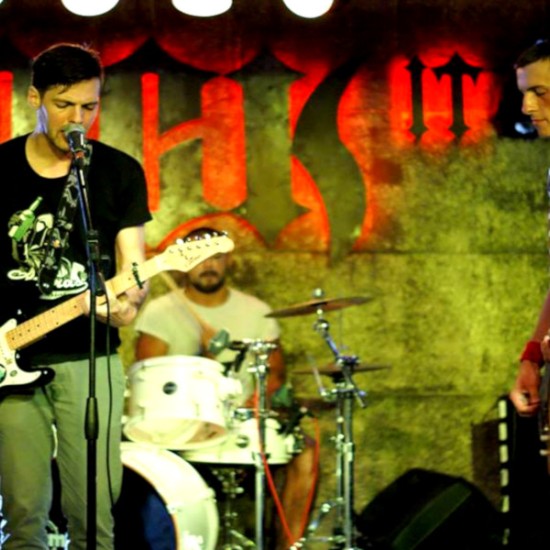 Стани рок звезда с уроци по пеене или уроци по тежки вокали | Makaroon.bg