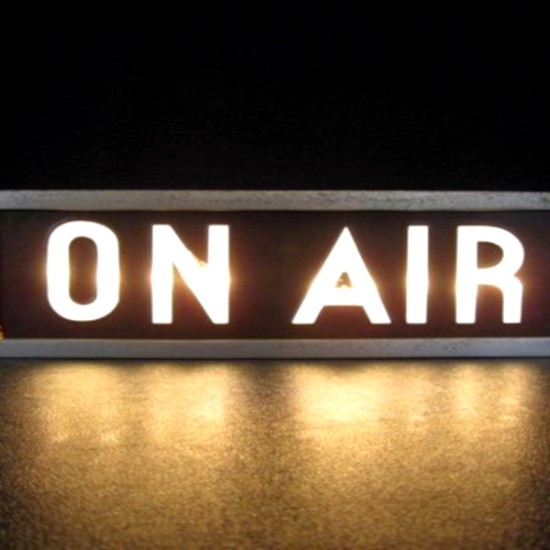 Влезте в света на музиката с Пакет от два урока по музикална теория, композиране или студийна работа от Makaroon