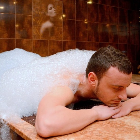 Потопете се в магията на Мароко с Традиционна мароканска баня + ползване на релакс зона от Makaroon