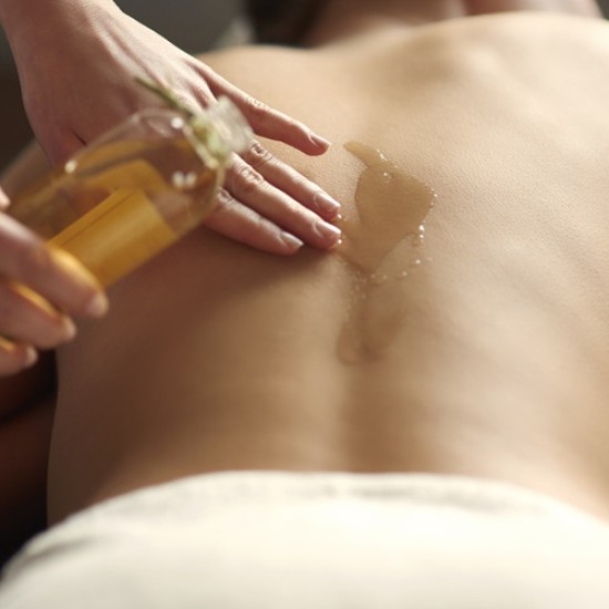 Красота от древността с Масаж с аромат на грозде за двама от Makaroon