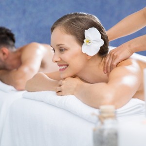 VIP пакет за двама със спа, диамантена грижа за лице, кислороден масаж и вино