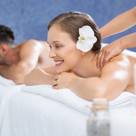  Луксозна грижа и релакс за двама със спа, диамантена маска за лице, кислороден масаж + чаша червено вино от Makaroon