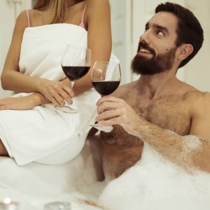 Вана с винотерапия за двама - усетете ползите от напитката на Боговете върху тялото