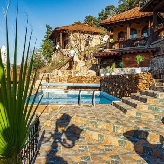 Романтична нощувка във Велинград за двама от Makaroon