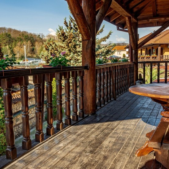 Романтична нощувка във Велинград за двама от Makaroon