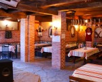 Overnight stay with breakfast and included platter with traditional appetizers and wine for two in Dobrinishte from Makaroon