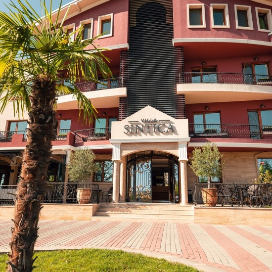 "WINE BEHIND THE SCENES"- through the shooting locations of the series "Vina" from Makaroon