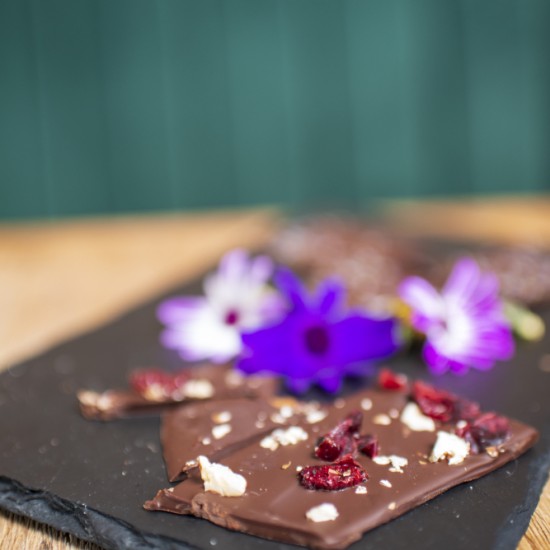 Дегустация на шоколад и вино в Шато Копса – опияняващо пътешествие из света на вкусовете от Макароон