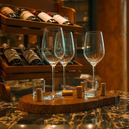 Поглезете сетивата си с ''Луксозна гурме дегустация в Шато Копса за двама'' от Makaroon