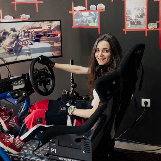 Пробвайте мечтаната си кола с „Автомобилен симулатор в Благоевград“ от Makaroon