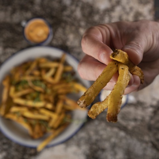 Поглезете се с една вкусна семейна вечеря със „Skapto Family Pack” от Makaroon Поглезете се с една вкусна семейна вечеря със „Skapto Family Pack” от Makaroon